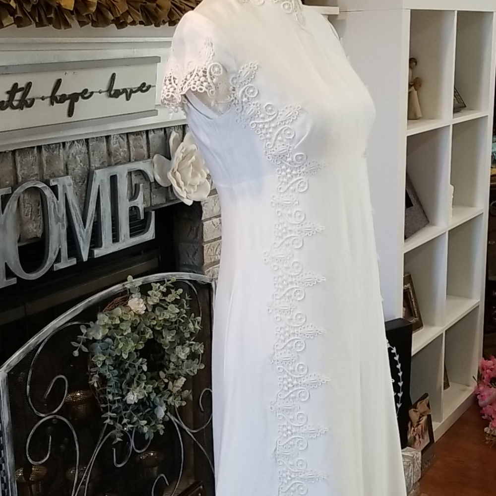 Vintage Shantung Wedding Dress w/ Bustle, size S - Picture 9 of 16